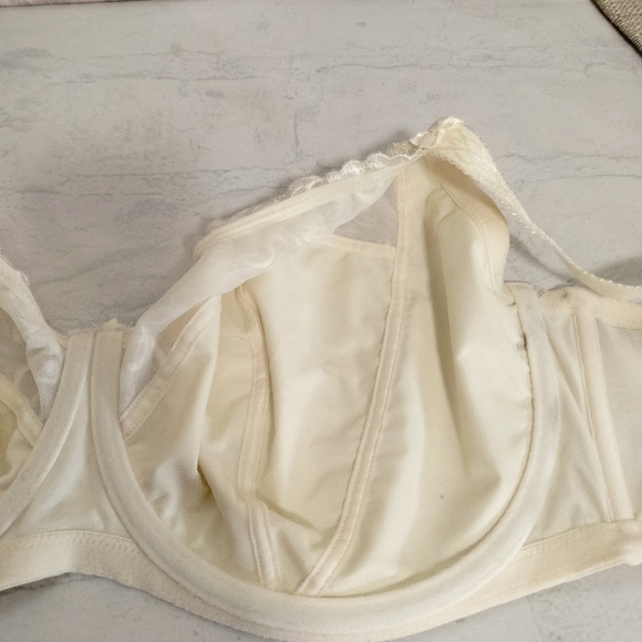 Cream Lace Women's 1st & Curve 44D Underwire Back Closure Lace Trim - Picture 4 of 11